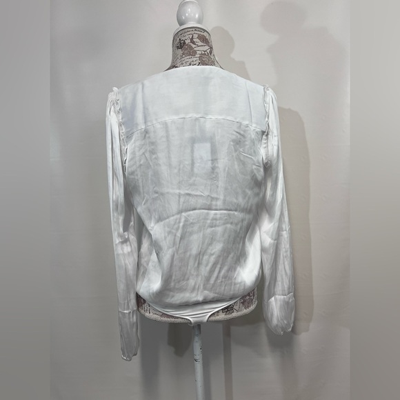 PAIGE -WHITNEY White rayon long sleeve body‎ suit size M. - Picture 6 of 15